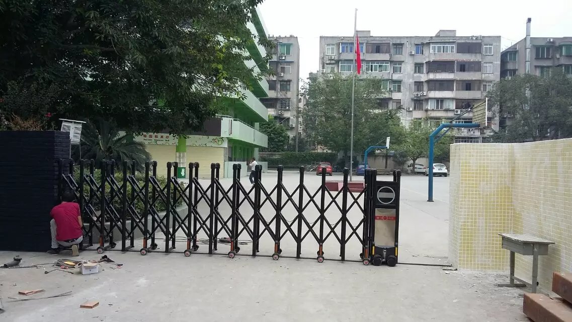 准格尔旗准格尔旗深圳市伸缩门